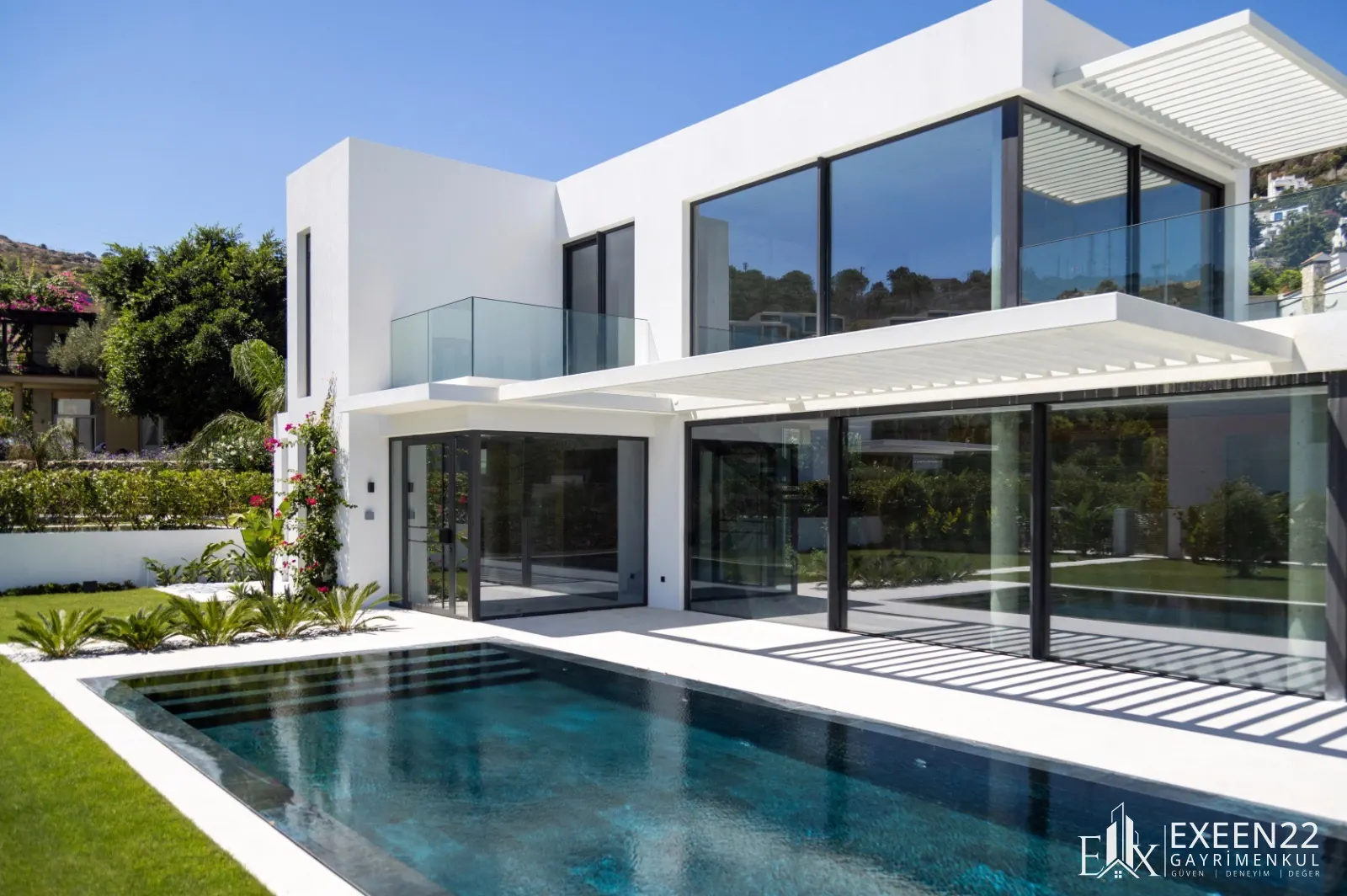 TÜRKBÜKÜ HEBİL DE DENİZE 100 METRE ÖZEL PLAJLI LUXURY VİLLA