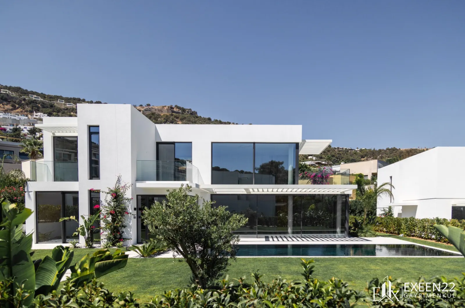 TÜRKBÜKÜ HEBİL DE DENİZE 100 METRE ÖZEL PLAJLI LUXURY VİLLA