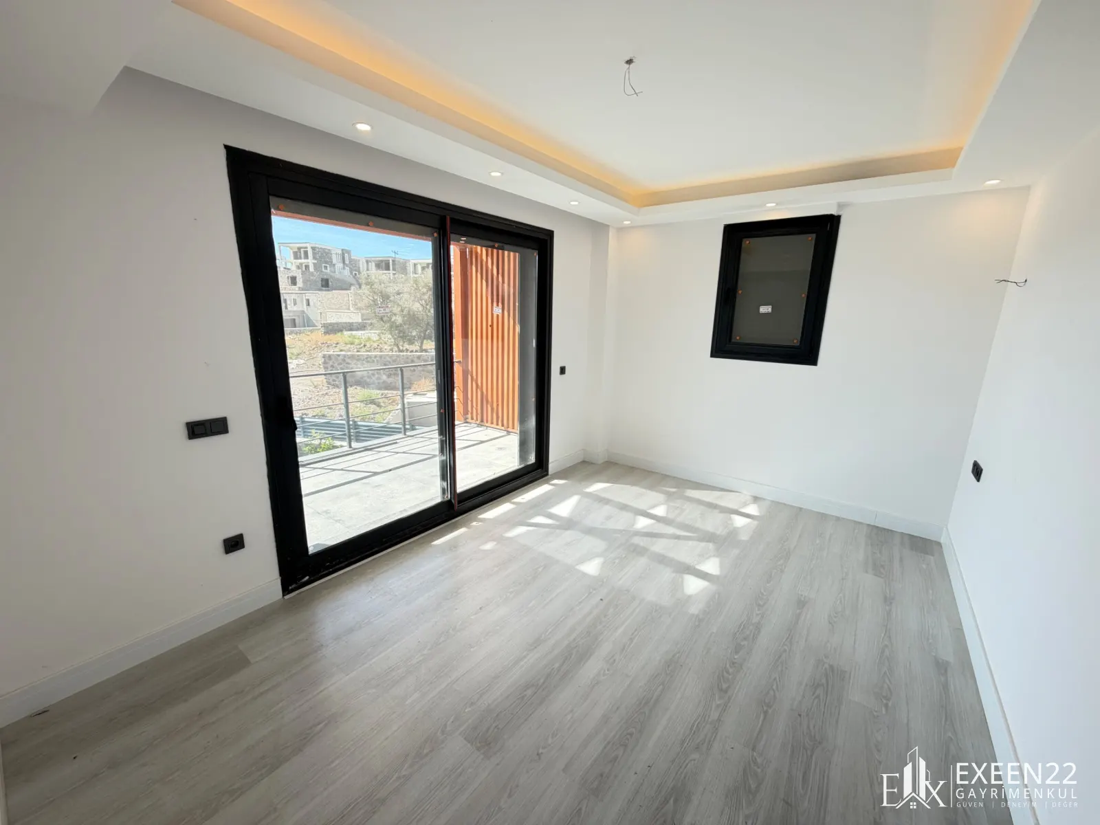 YALIKAVAK'GERİŞTE 5+1 MÜSTAKİL ÖZEL HAVUZLU SIFIR VİLLA