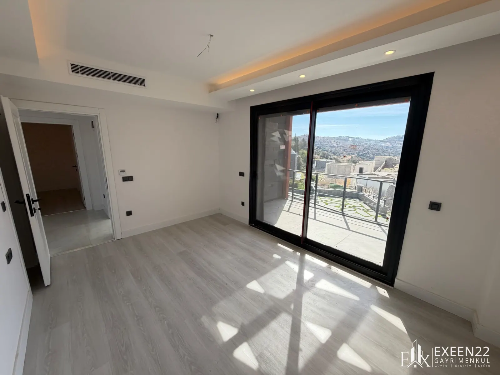YALIKAVAK'GERİŞTE 5+1 MÜSTAKİL ÖZEL HAVUZLU SIFIR VİLLA