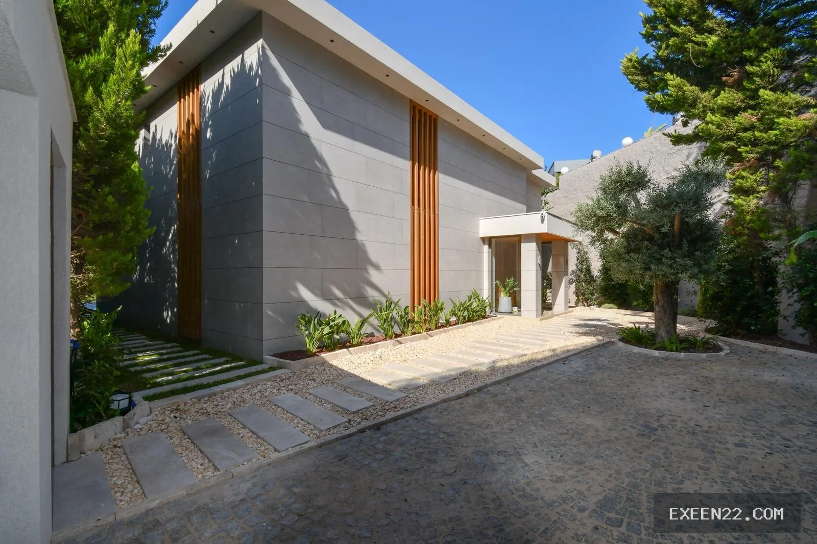 YALIKAVAK MERKEZ'DE MARİNAYA YÜRÜME MESAFESİNDE 1.000 M2 ARSA İÇERİSİNDE MÜSTAKİL LUXURY VİLLA