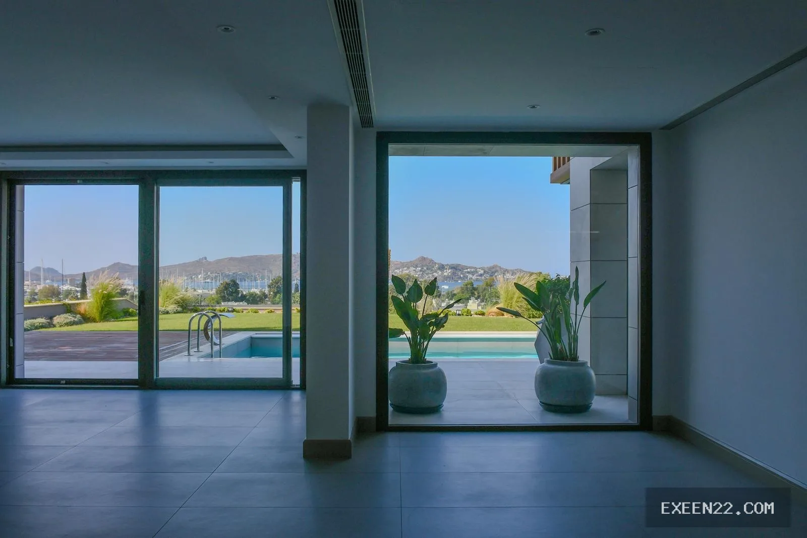 YALIKAVAK MERKEZ'DE MARİNAYA YÜRÜME MESAFESİNDE 1.000 M2 ARSA İÇERİSİNDE MÜSTAKİL LUXURY VİLLA