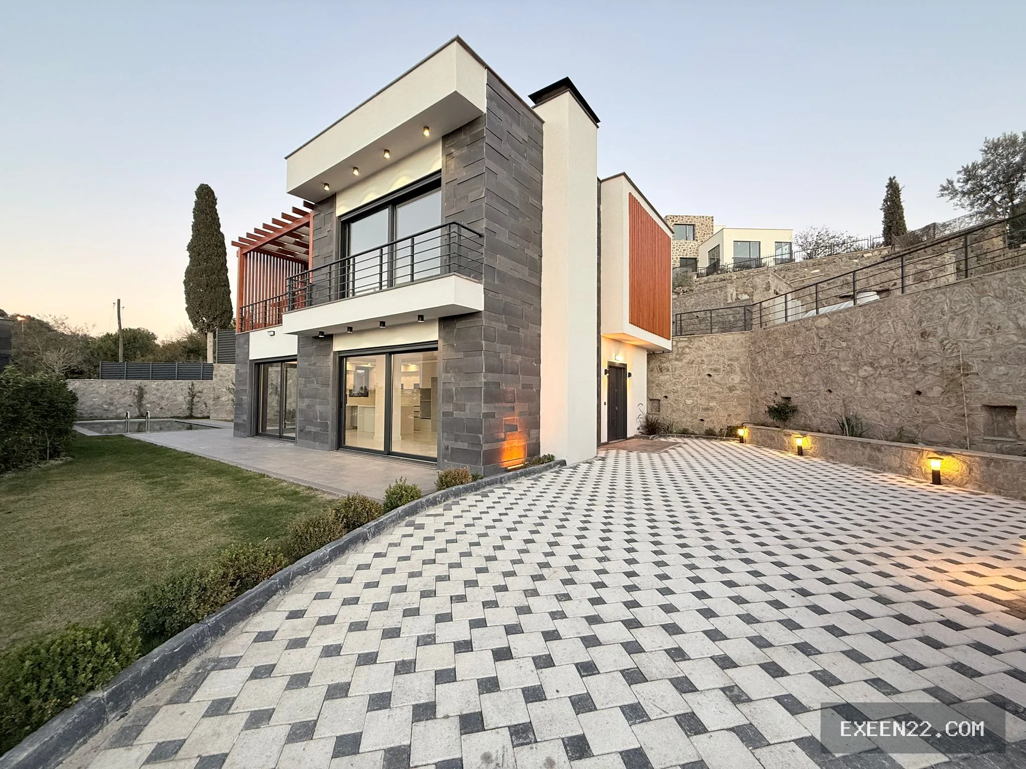 YALIKAVAK GERİŞ'TE ÖZEL HAVUZLU MÜSTAKİL 4+1 SIFIR VİLLA