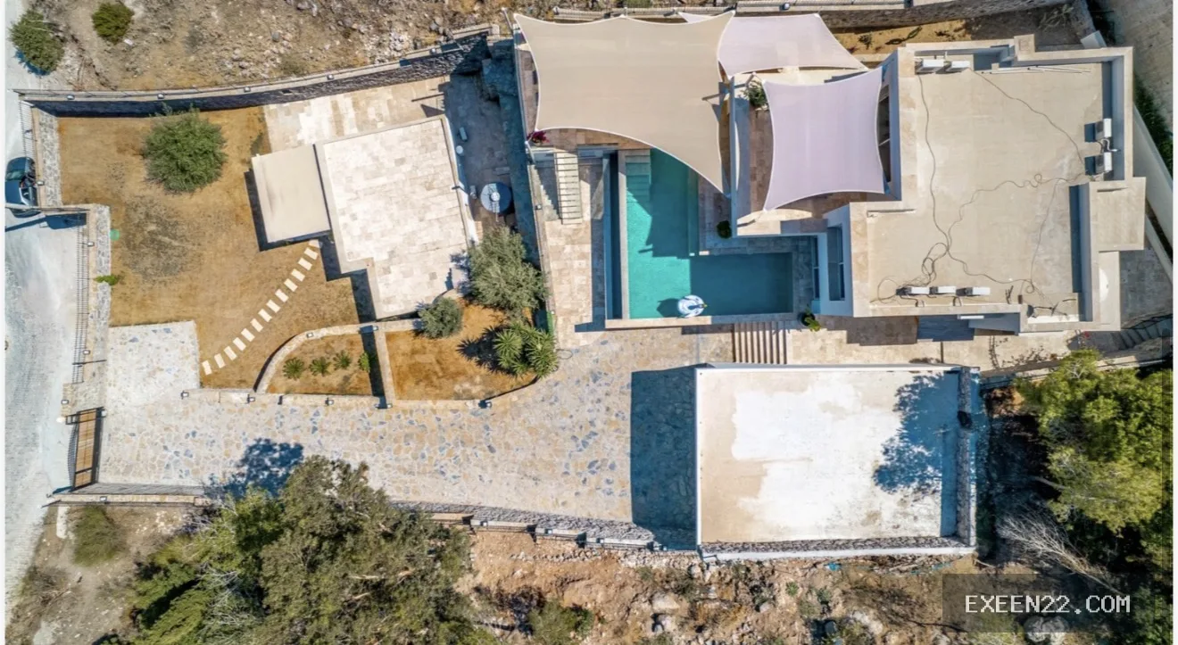 TURGUTREIS’TE DENİZ MANZARALI 1.400 m2 ARSA İÇERİSİNDE MÜSTAKİL VİLLA