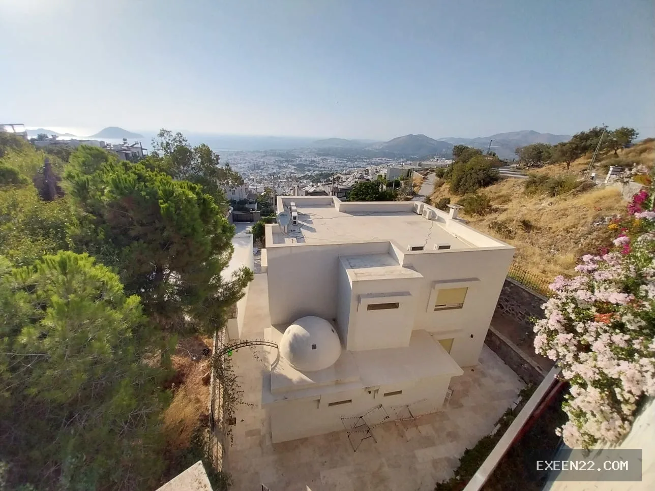 TURGUTREIS’TE DENİZ MANZARALI 1.400 m2 ARSA İÇERİSİNDE MÜSTAKİL VİLLA
