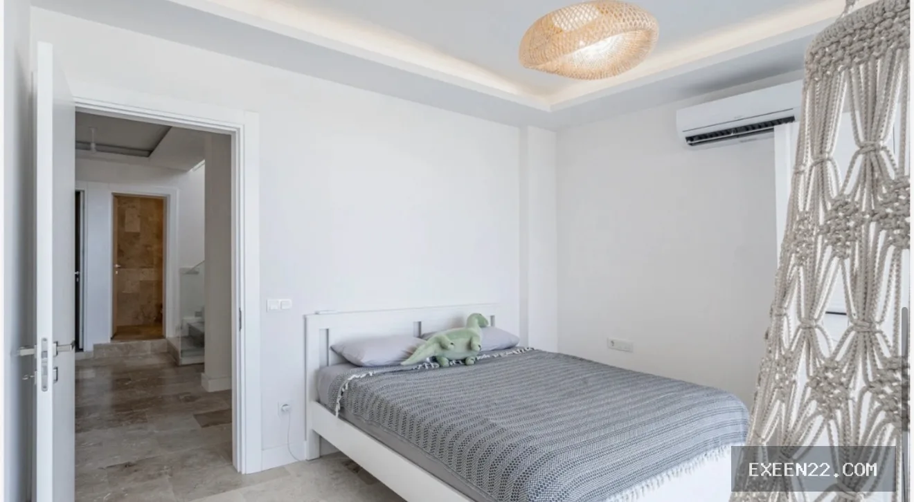 TURGUTREIS’TE DENİZ MANZARALI 1.400 m2 ARSA İÇERİSİNDE MÜSTAKİL VİLLA