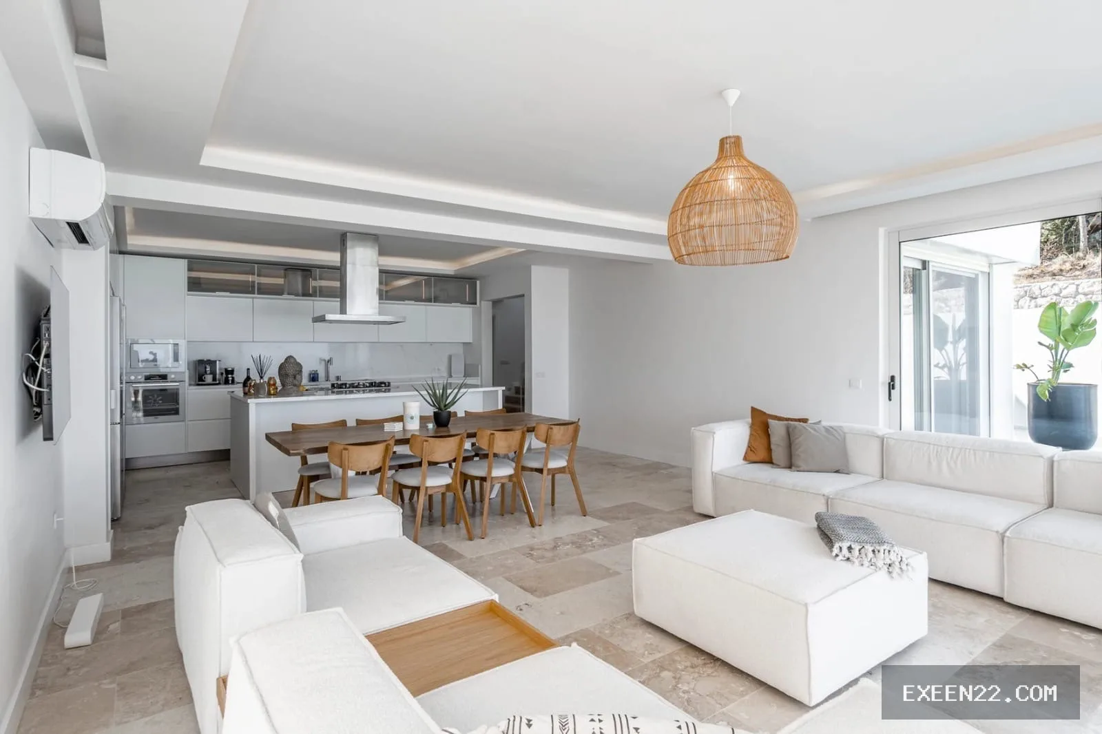 TURGUTREIS’TE DENİZ MANZARALI 1.400 m2 ARSA İÇERİSİNDE MÜSTAKİL VİLLA