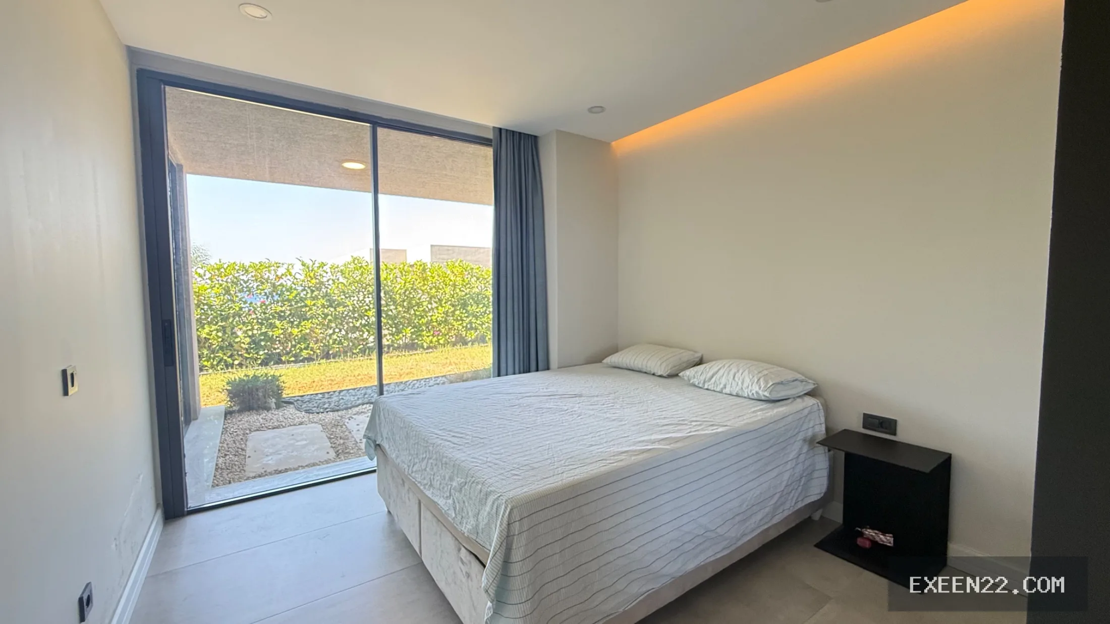 GÜNDOĞANDA DENİZE SIFIR SATILIK 5+1 VİLLA
