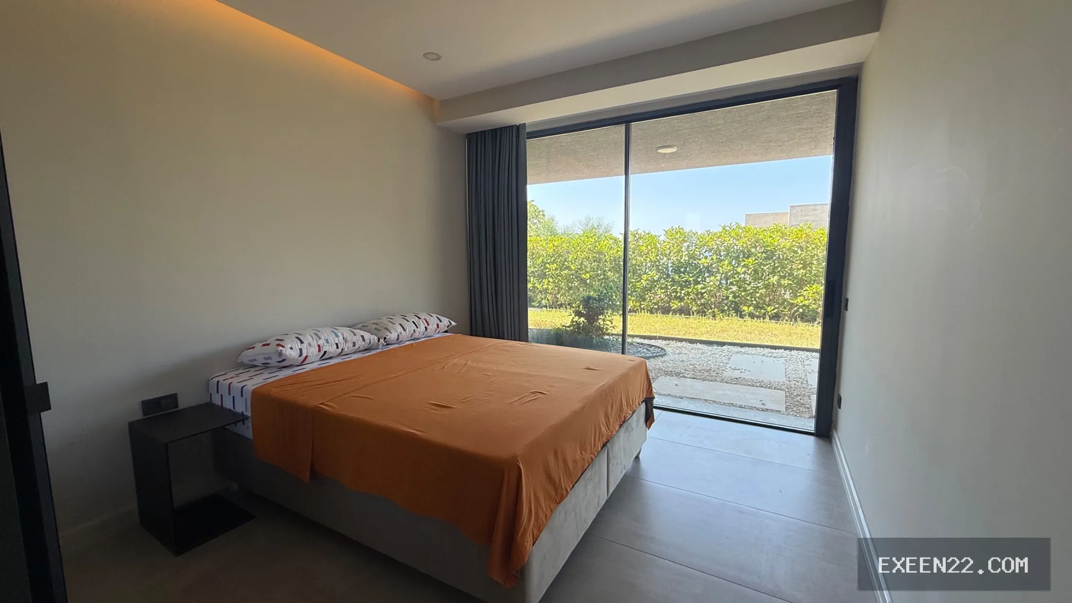 GÜNDOĞANDA DENİZE SIFIR SATILIK 5+1 VİLLA