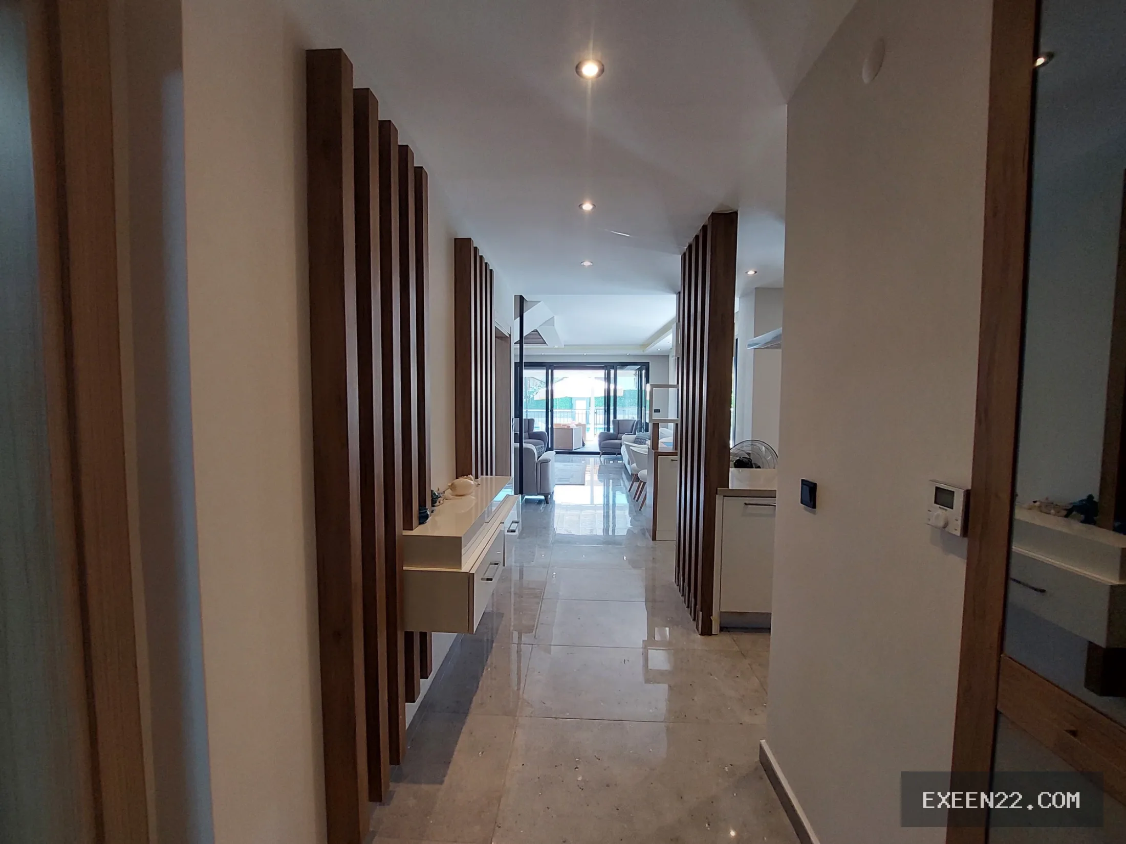 KUŞADASI AVM BÖLGESİNDE 4+1 ÖZEL HAVUZLU MÜSTAKİL VİLLA