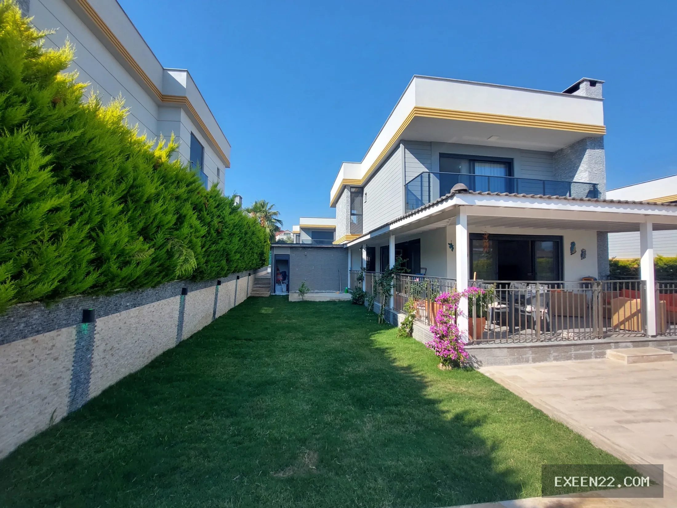 KUŞADASI AVM BÖLGESİNDE 4+1 ÖZEL HAVUZLU MÜSTAKİL VİLLA