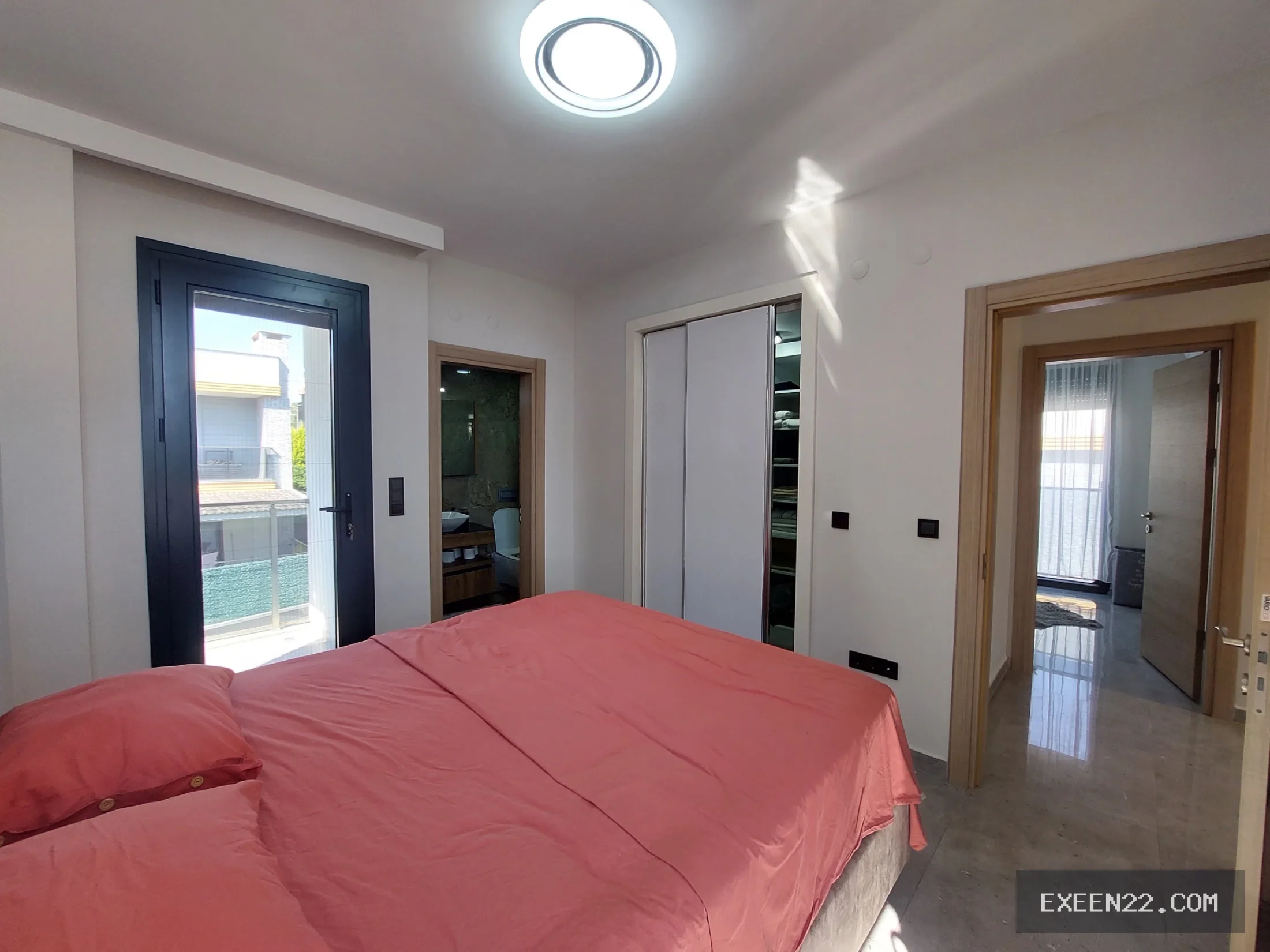KUŞADASI AVM BÖLGESİNDE 4+1 ÖZEL HAVUZLU MÜSTAKİL VİLLA