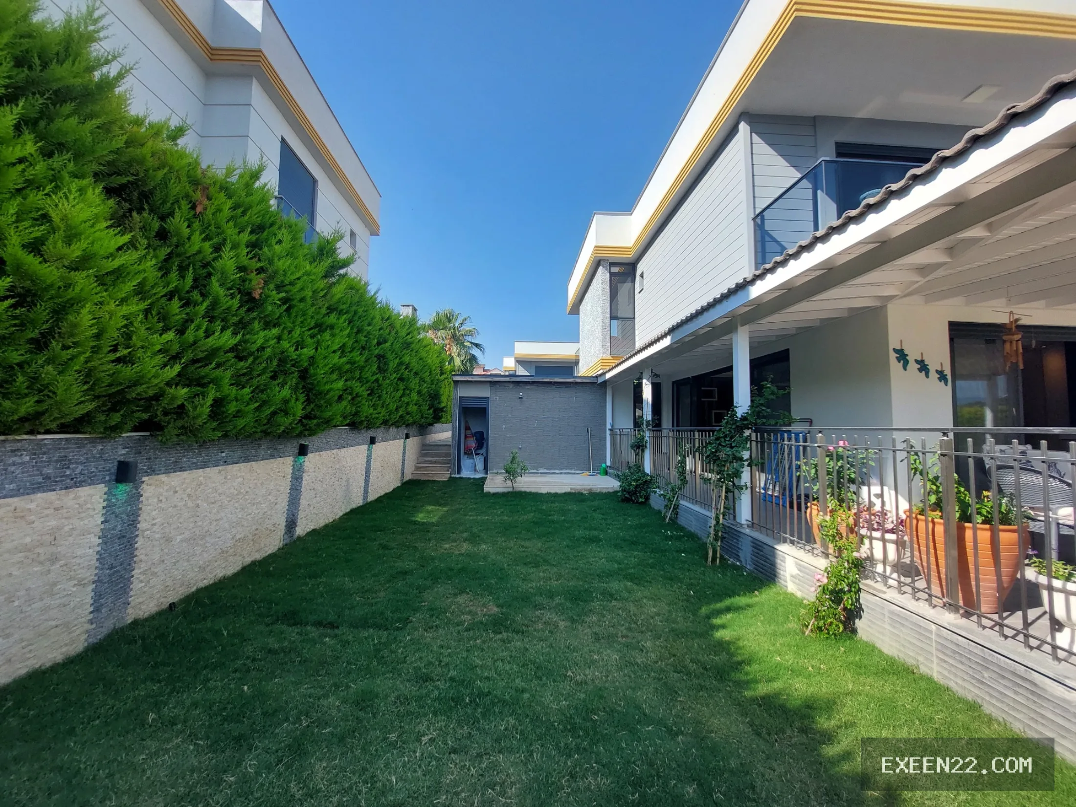 KUŞADASI AVM BÖLGESİNDE 4+1 ÖZEL HAVUZLU MÜSTAKİL VİLLA