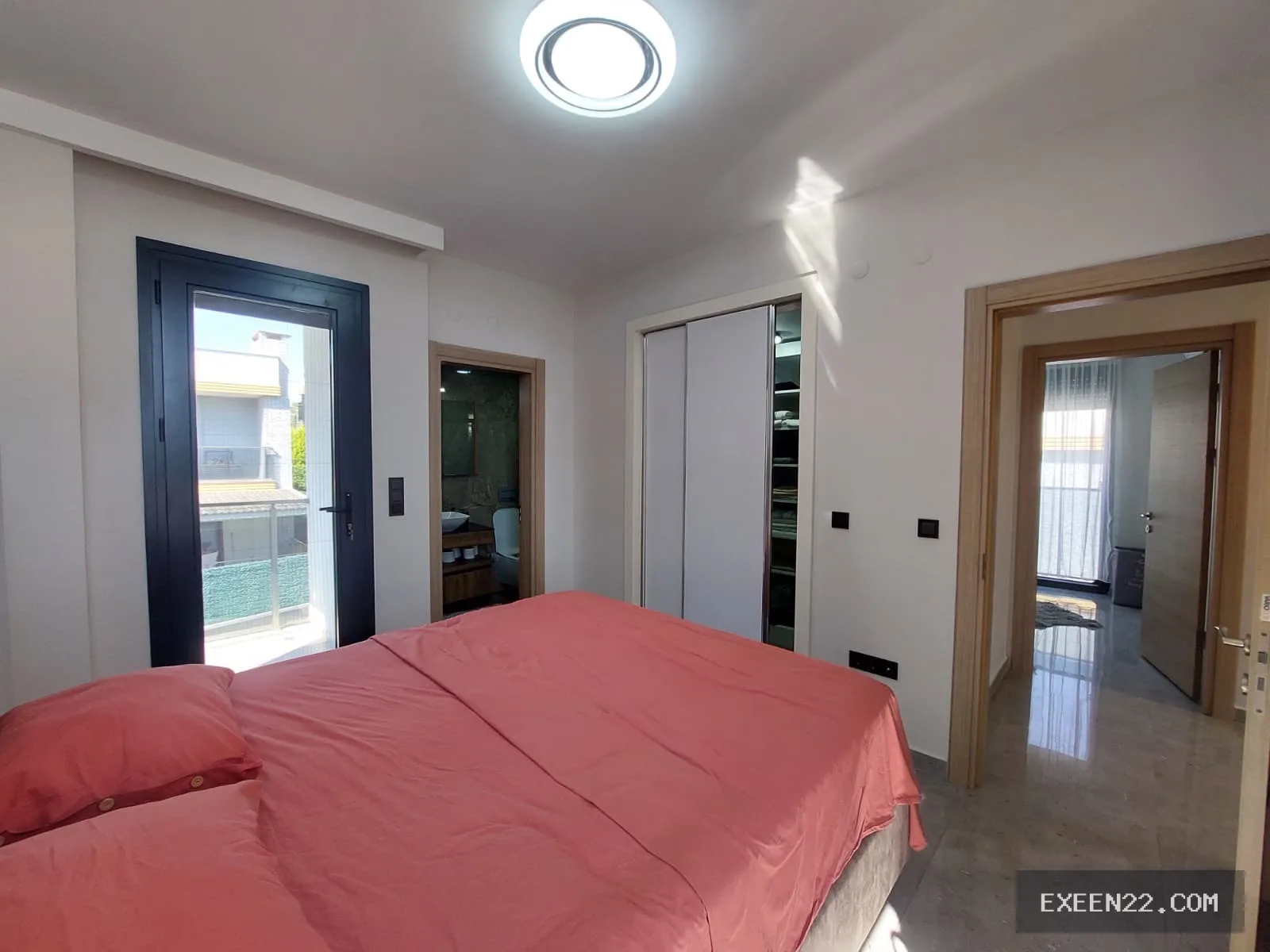 KUŞADASI AVM BÖLGESİNDE 4+1 ÖZEL HAVUZLU MÜSTAKİL VİLLA