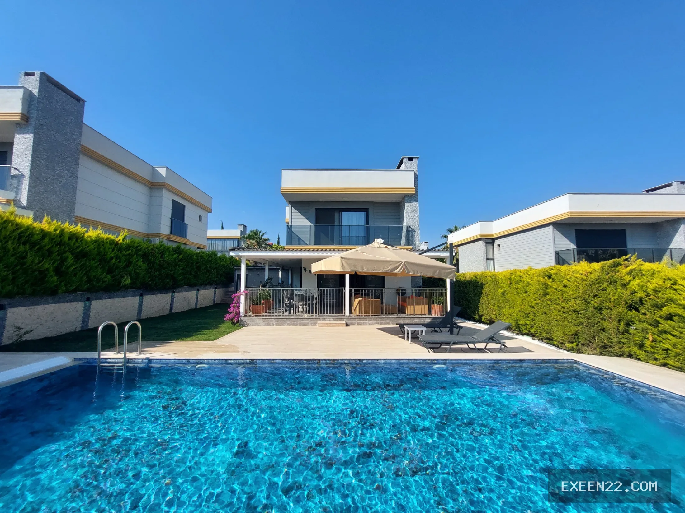 KUŞADASI AVM BÖLGESİNDE 4+1 ÖZEL HAVUZLU MÜSTAKİL VİLLA