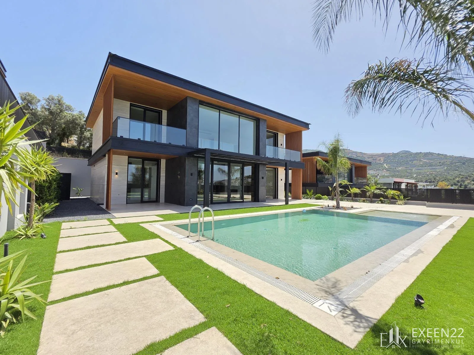 YALIKAVAK MERKEZ'DE 4+1 720 M2 ARSA İÇERİSİNDE ÖZEL HAVUZLU MÜSTAKİL LUXURY VİLLA