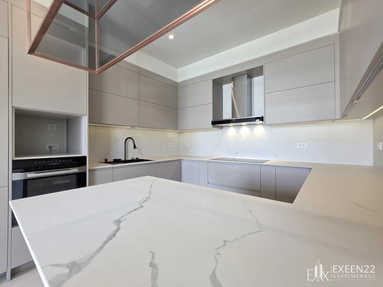 YALIKAVAK MERKEZ'DE 4+1 720 M2 ARSA İÇERİSİNDE ÖZEL HAVUZLU MÜSTAKİL LUXURY VİLLA