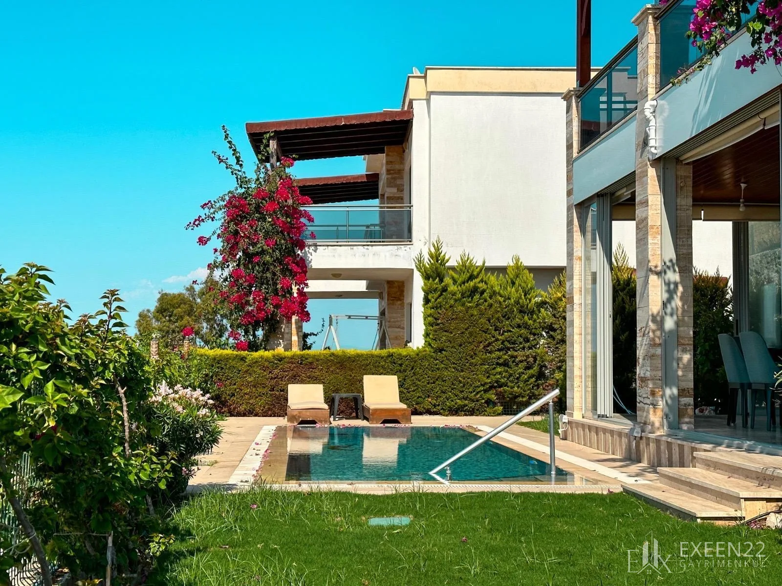 BODRUM GÜMÜŞLÜK KOYUNBABA'DA 3+1 SİTE İÇERİSİNDE DENİZ MANZARALI MÜSTAKİL HAVUZLU VİLLA