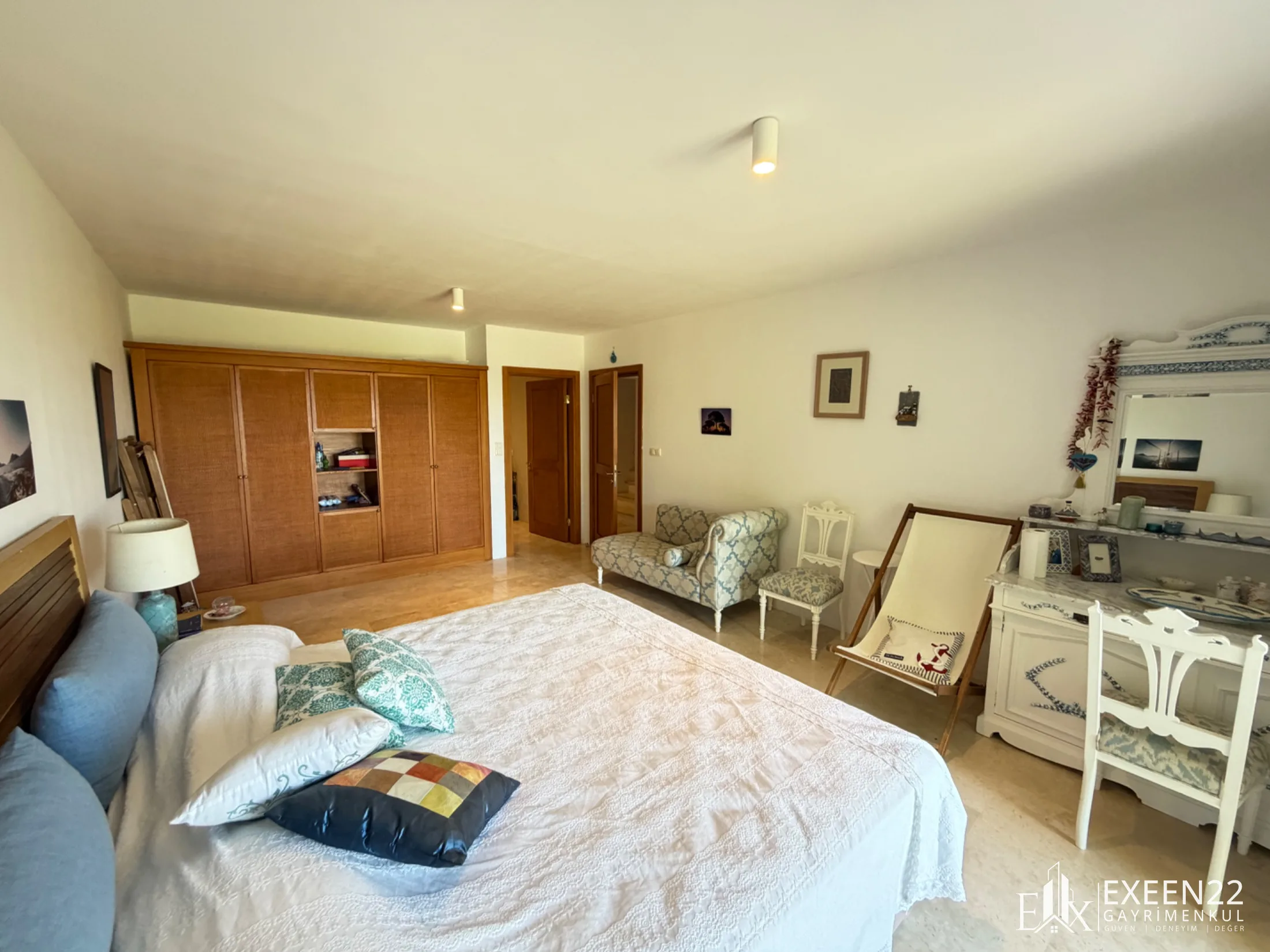 YALIKAVAK KÜDÜR’DE EŞSİZ DENİZ MANZARALI 5+2 VILLA