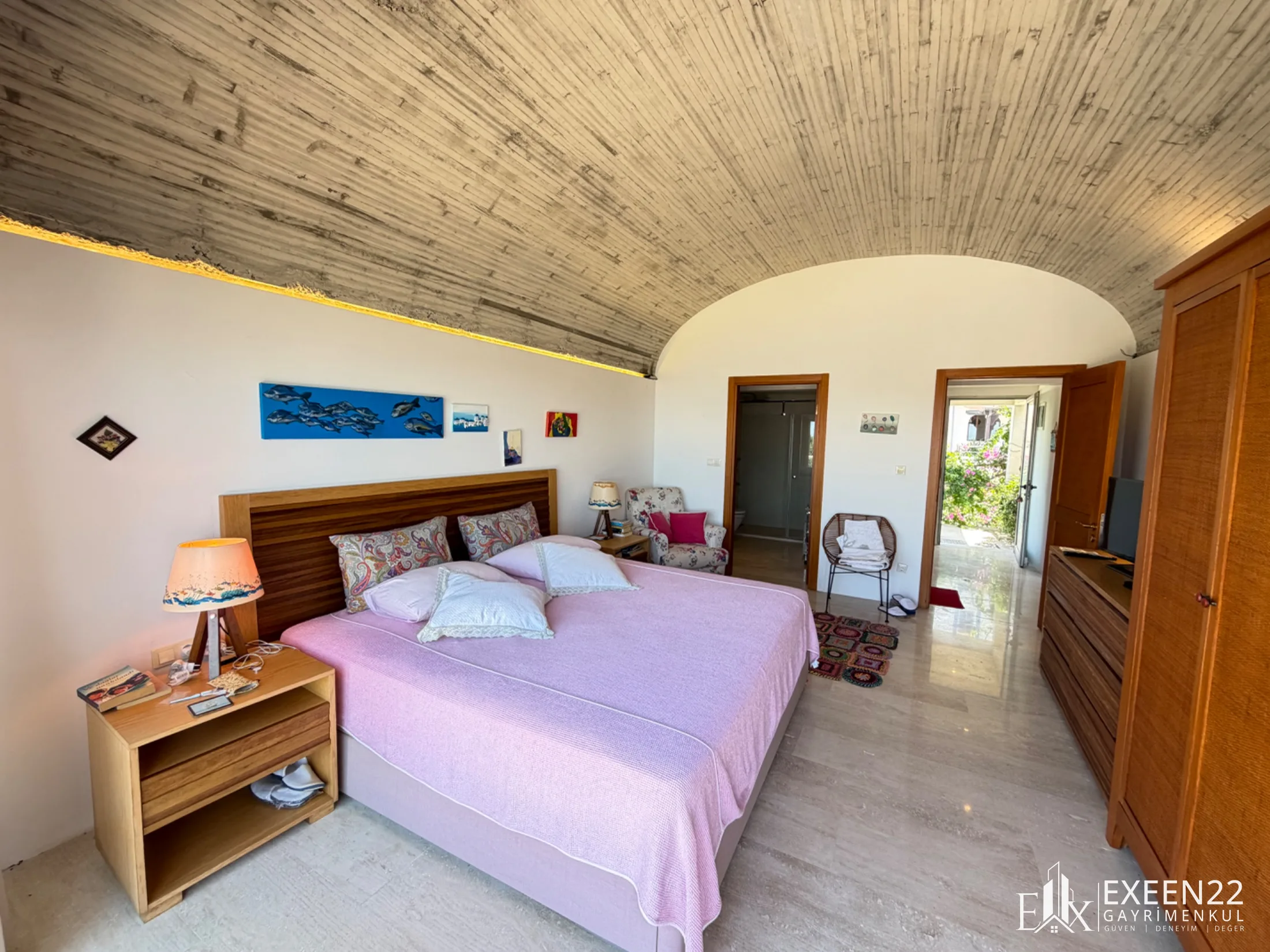 YALIKAVAK KÜDÜR’DE EŞSİZ DENİZ MANZARALI 5+2 VILLA