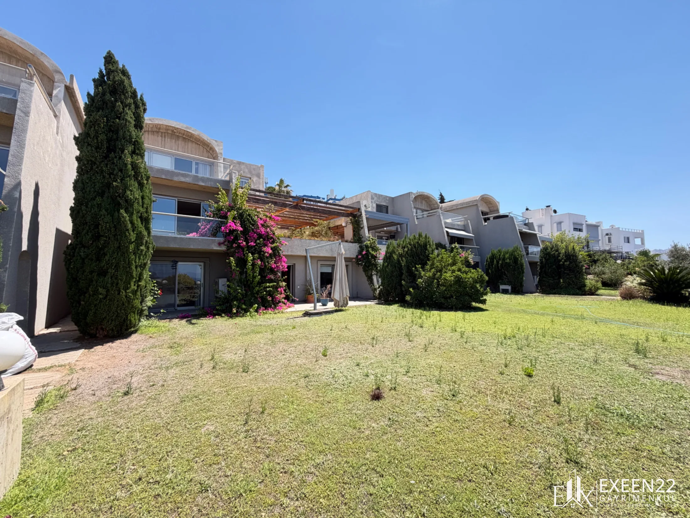 YALIKAVAK KÜDÜR’DE EŞSİZ DENİZ MANZARALI 5+2 VILLA