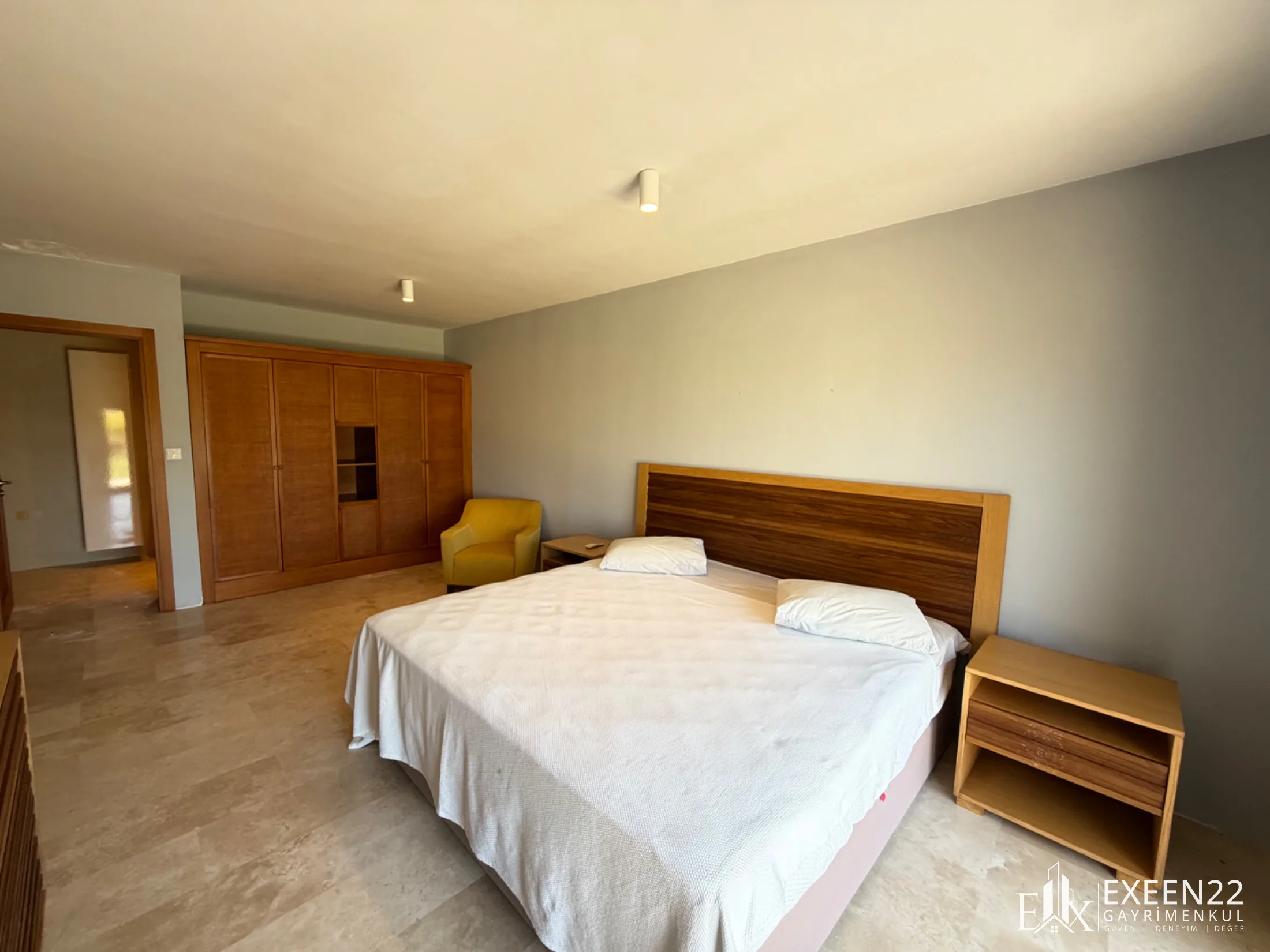 YALIKAVAK KÜDÜR’DE EŞSİZ DENİZ MANZARALI 5+2 VILLA