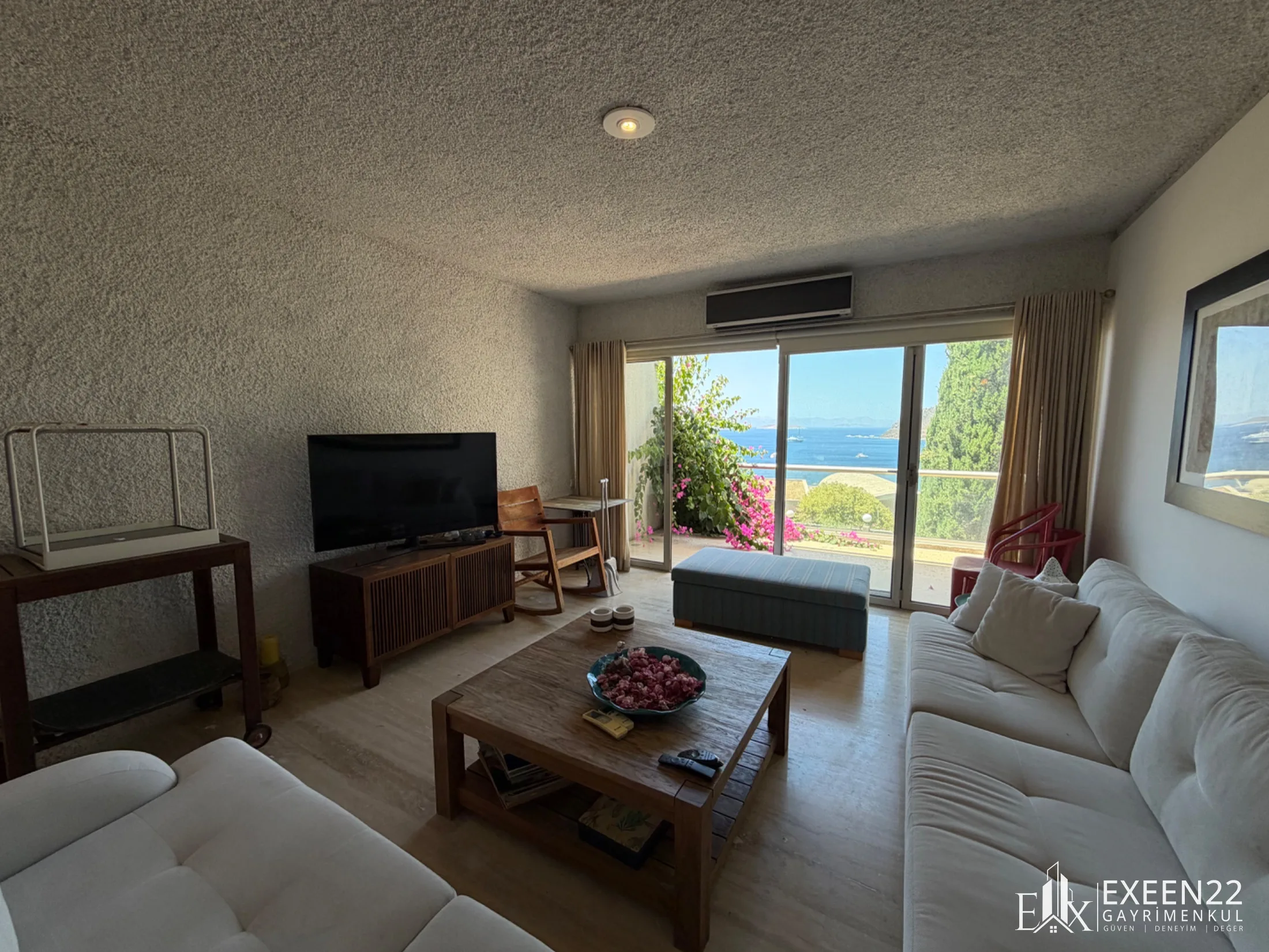 YALIKAVAK KÜDÜR’DE EŞSİZ DENİZ MANZARALI 5+2 VILLA