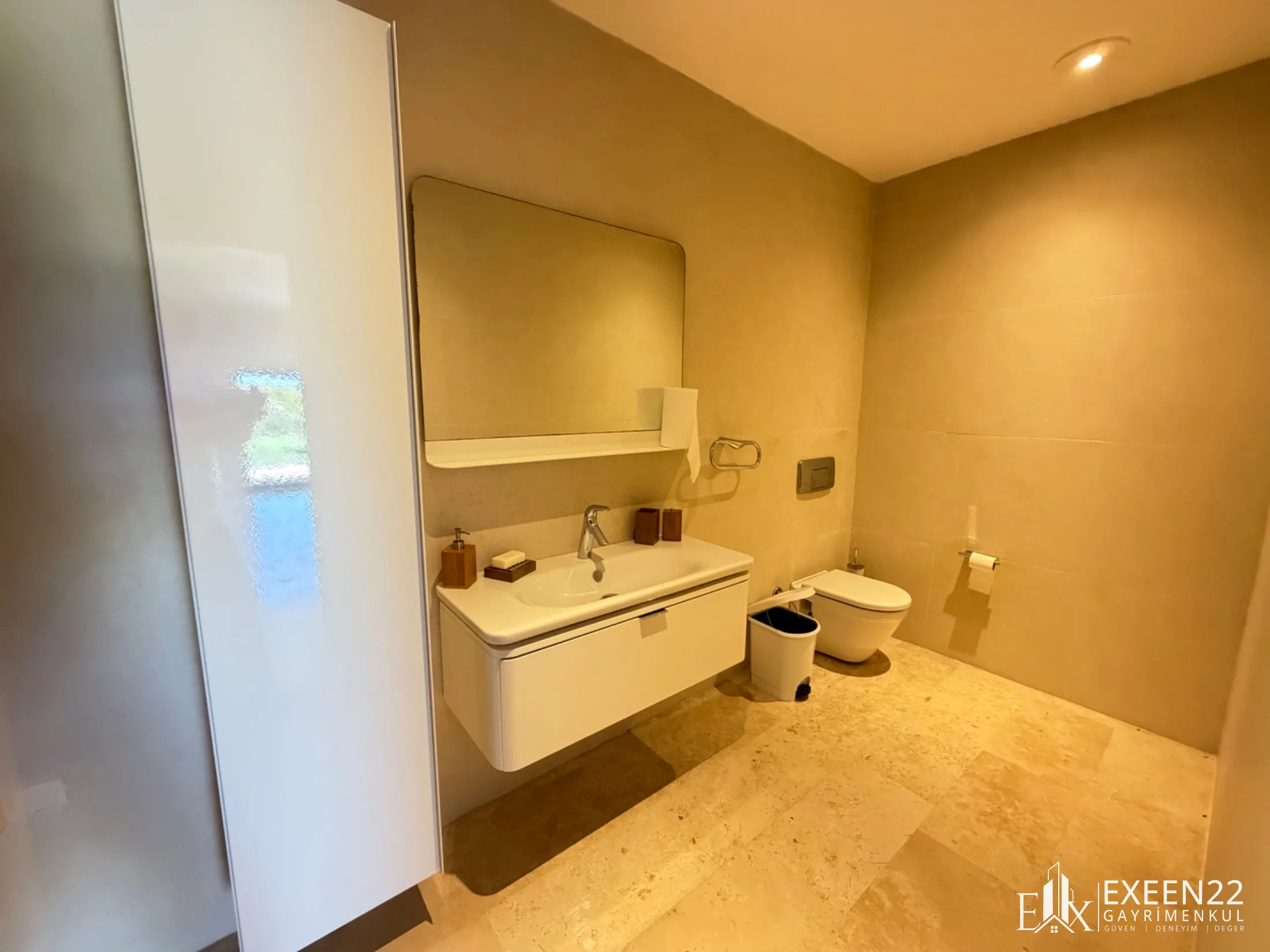 YALIKAVAK KÜDÜR’DE EŞSİZ DENİZ MANZARALI 5+2 VILLA