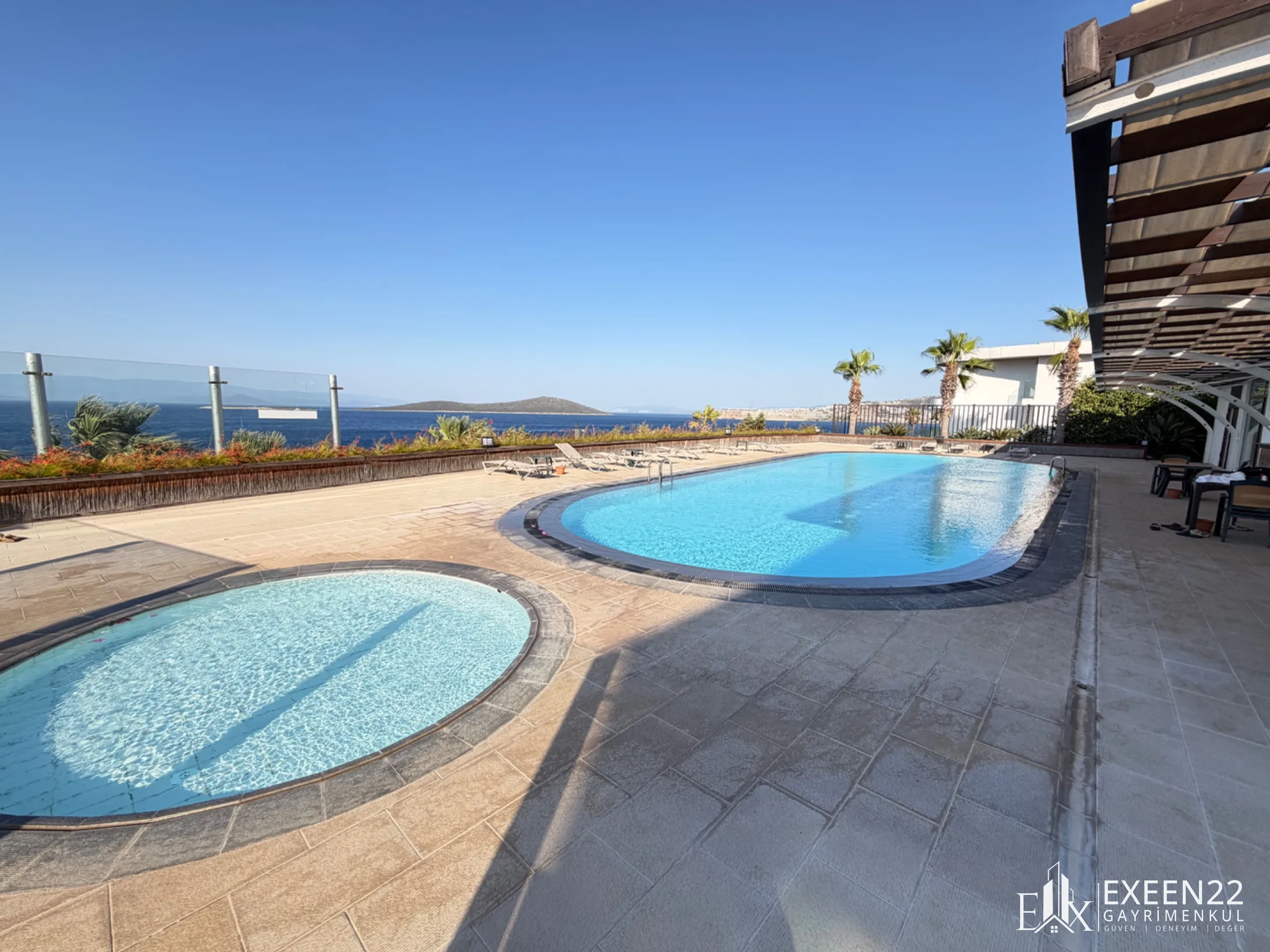 BODRUM GÜNDOĞAN DENİZE SIFIR SİTE İÇERİSİN'DE EŞSİZ DENİZ MANZRALI  3+1 PENTHOUS