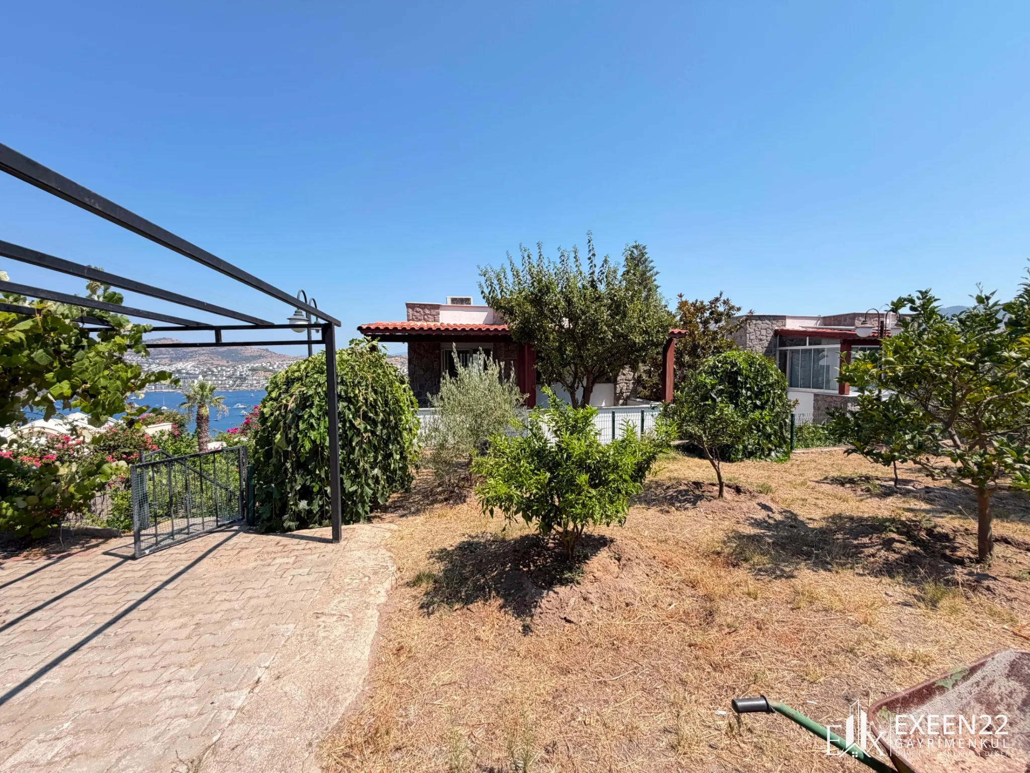 GÜNDOĞAN DA SATILIK MÜSTAKİL 5+1 VİLLA