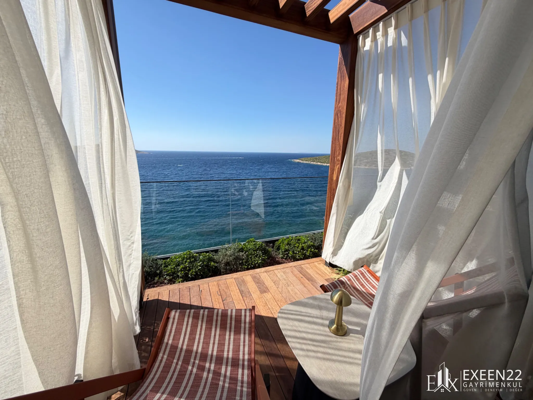 BODRUM GÜMÜŞLÜK  KOYUNBABA'DA DENİZE SIFIR SİTE İÇERİSİNDE EXCLUSİVE  MÜSTAKİL VİLLA
