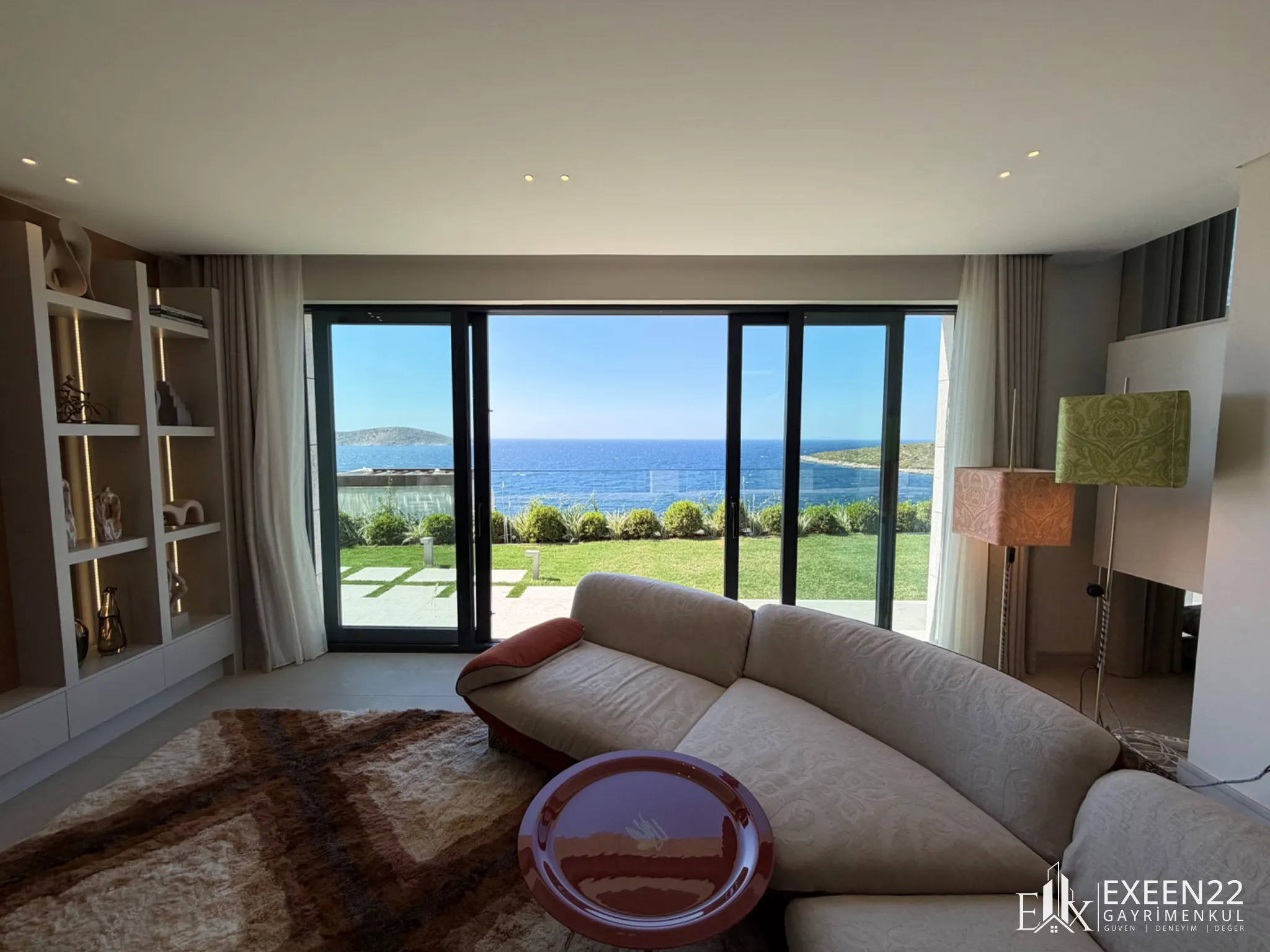 BODRUM GÜMÜŞLÜK  KOYUNBABA'DA DENİZE SIFIR SİTE İÇERİSİNDE EXCLUSİVE  MÜSTAKİL VİLLA