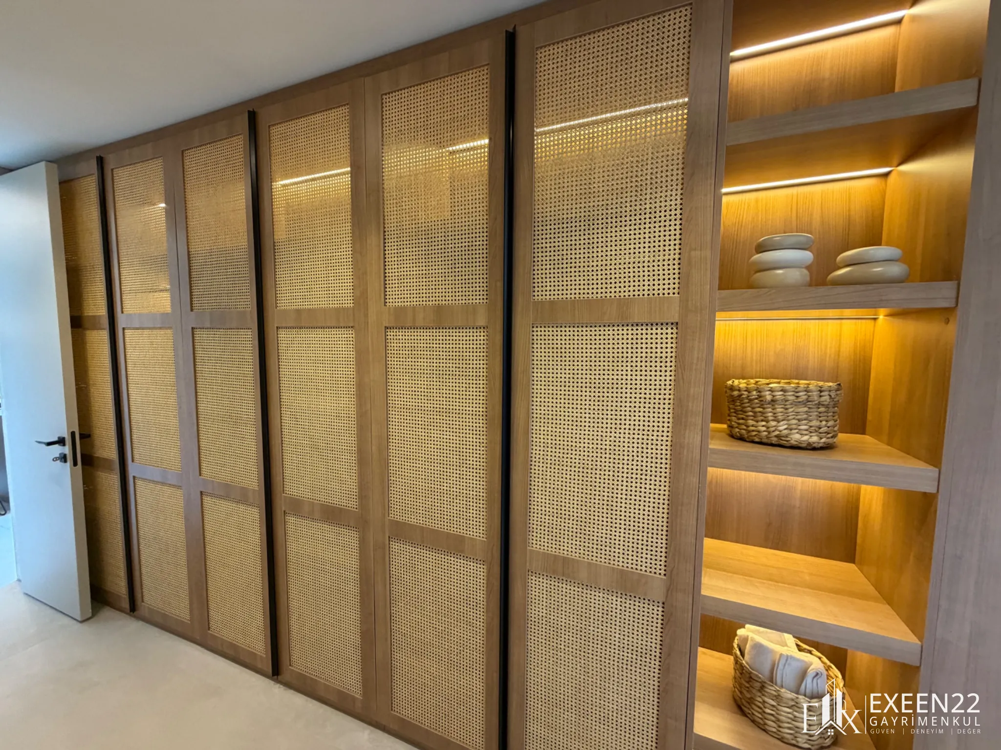 BODRUM GÜMÜŞLÜK  KOYUNBABA'DA DENİZE SIFIR SİTE İÇERİSİNDE EXCLUSİVE  MÜSTAKİL VİLLA