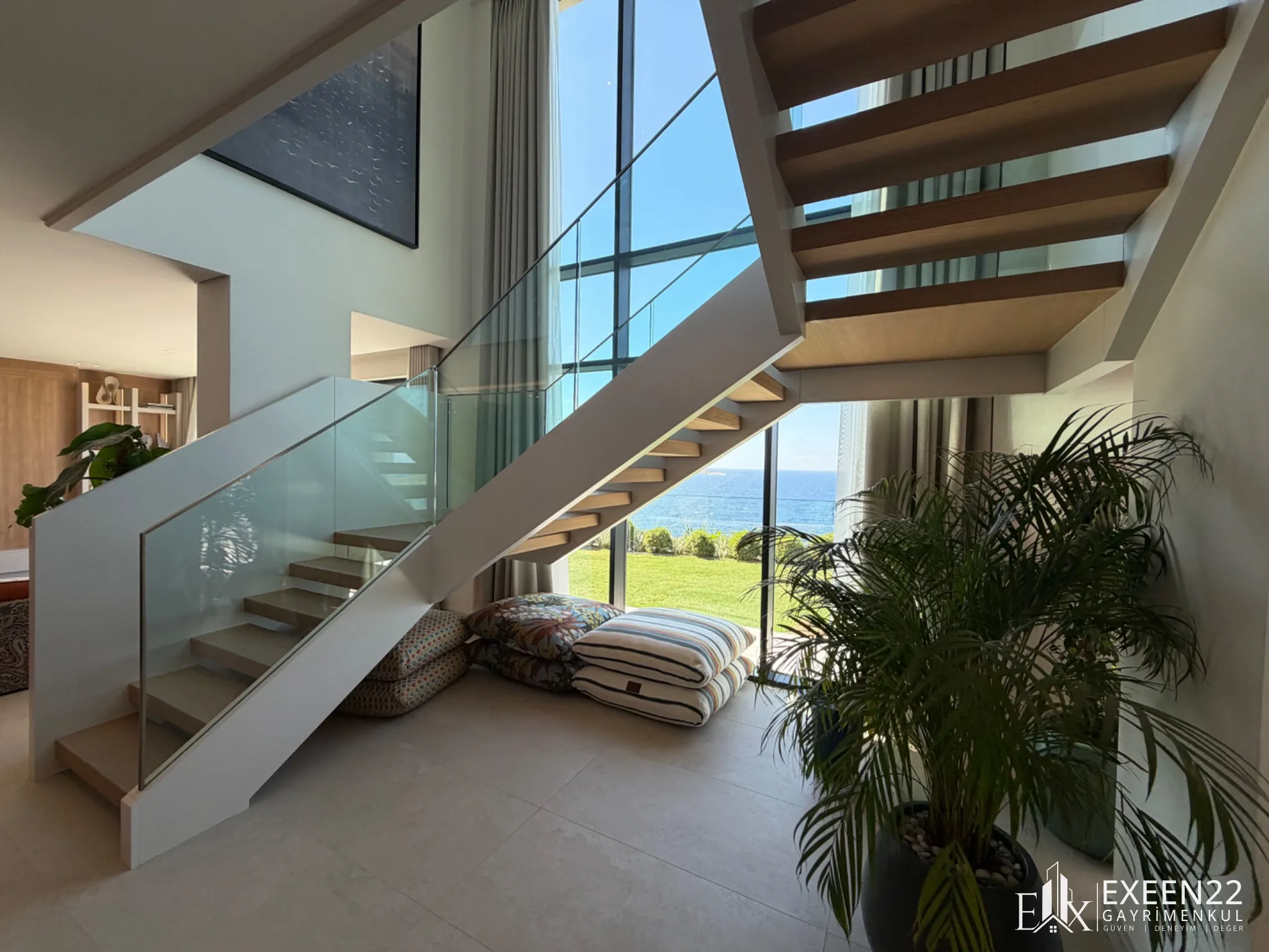 BODRUM GÜMÜŞLÜK  KOYUNBABA'DA DENİZE SIFIR SİTE İÇERİSİNDE EXCLUSİVE  MÜSTAKİL VİLLA
