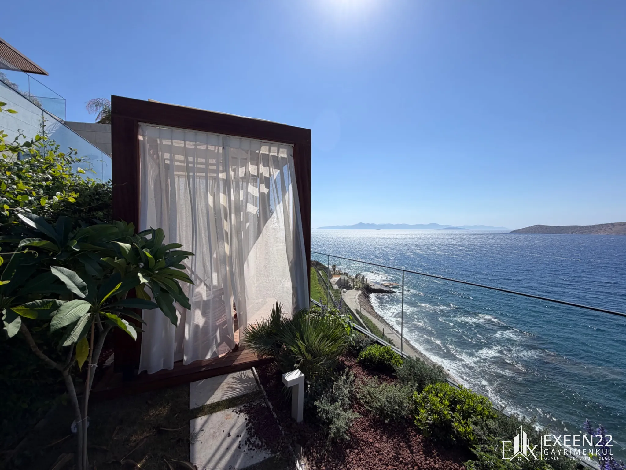 BODRUM GÜMÜŞLÜK  KOYUNBABA'DA DENİZE SIFIR SİTE İÇERİSİNDE EXCLUSİVE  MÜSTAKİL VİLLA