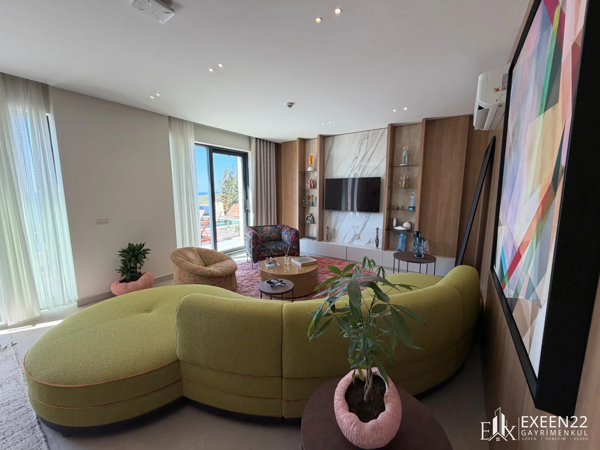 BODRUM GÜMÜŞLÜK  KOYUNBABA'DA DENİZE SIFIR SİTE İÇERİSİNDE EXCLUSİVE  MÜSTAKİL VİLLA