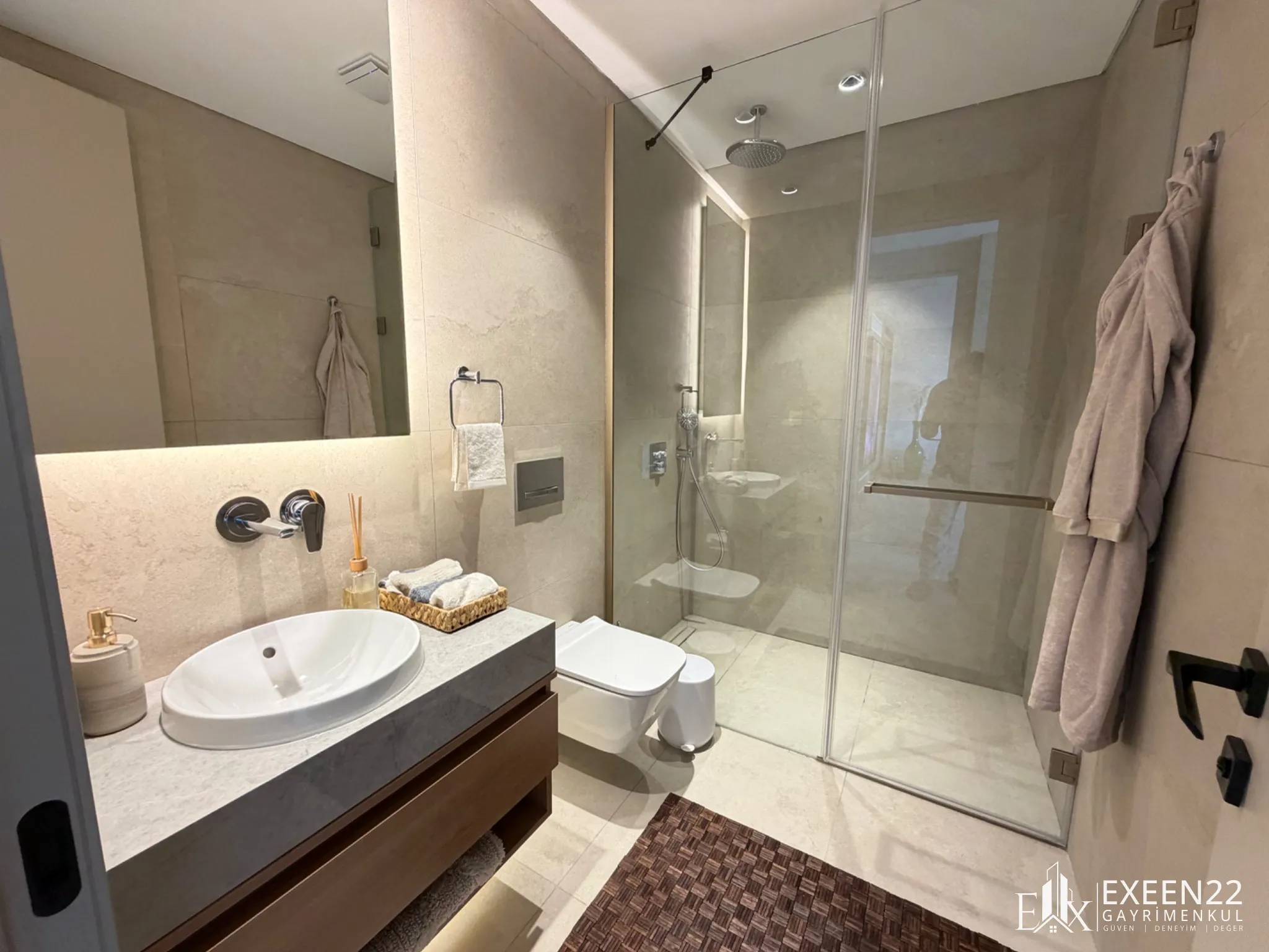 BODRUM GÜMÜŞLÜK  KOYUNBABA'DA DENİZE SIFIR SİTE İÇERİSİNDE EXCLUSİVE  MÜSTAKİL VİLLA