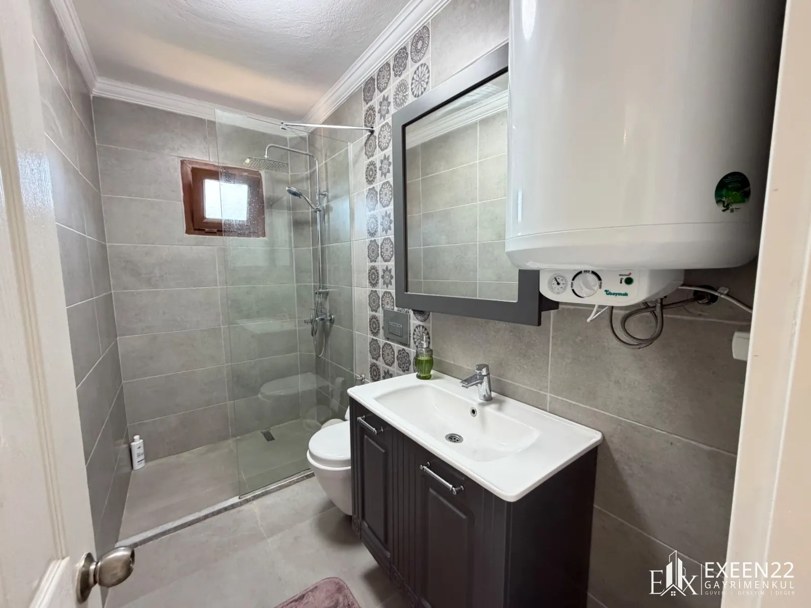 YALIKAVAK MARİNAYA 5 DAKİKA MESAFEDE EŞSİZ DENİZ MANZARALI 3+1 FLAT DAİRE