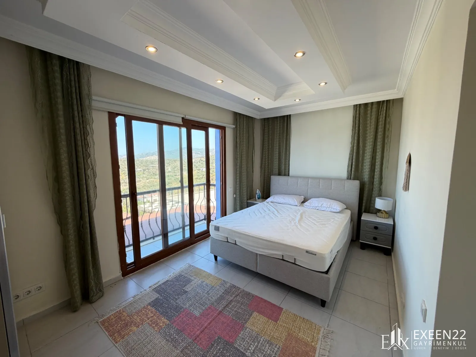 YALIKAVAK MARİNAYA 5 DAKİKA MESAFEDE EŞSİZ DENİZ MANZARALI 3+1 FLAT DAİRE